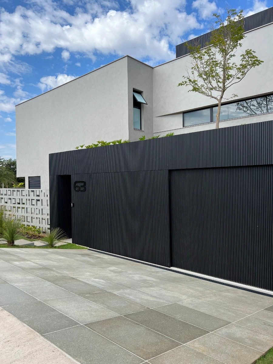 wall panel exterior large negro