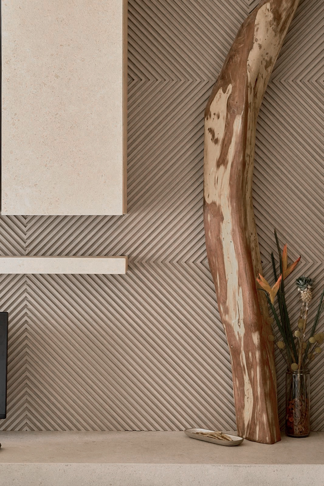 DETALLE DE PARED INTERIOR REVESTIDA CON WALL PANEL