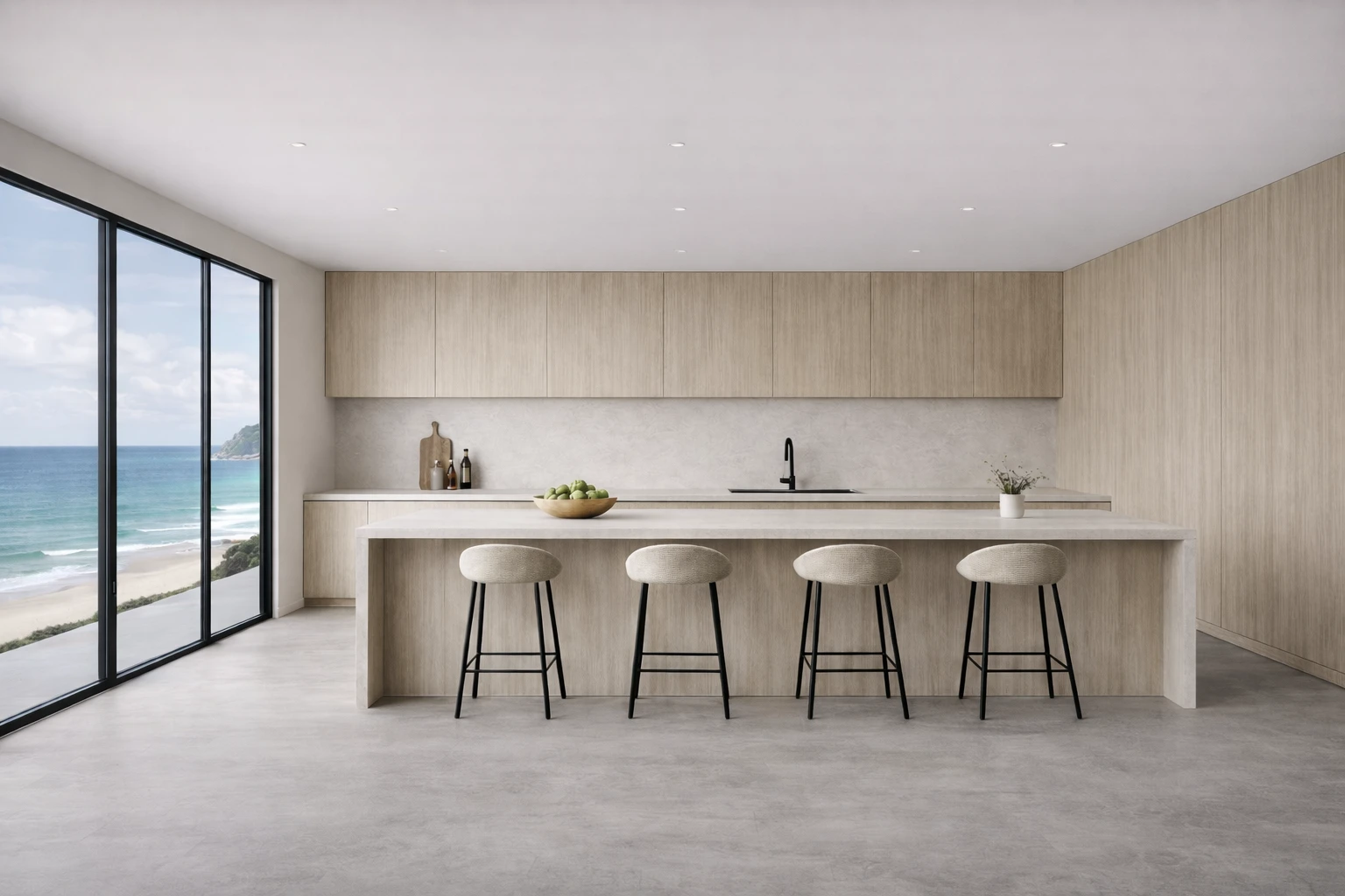 Cocina en casa de playa con paredes revestidas con flatt panel