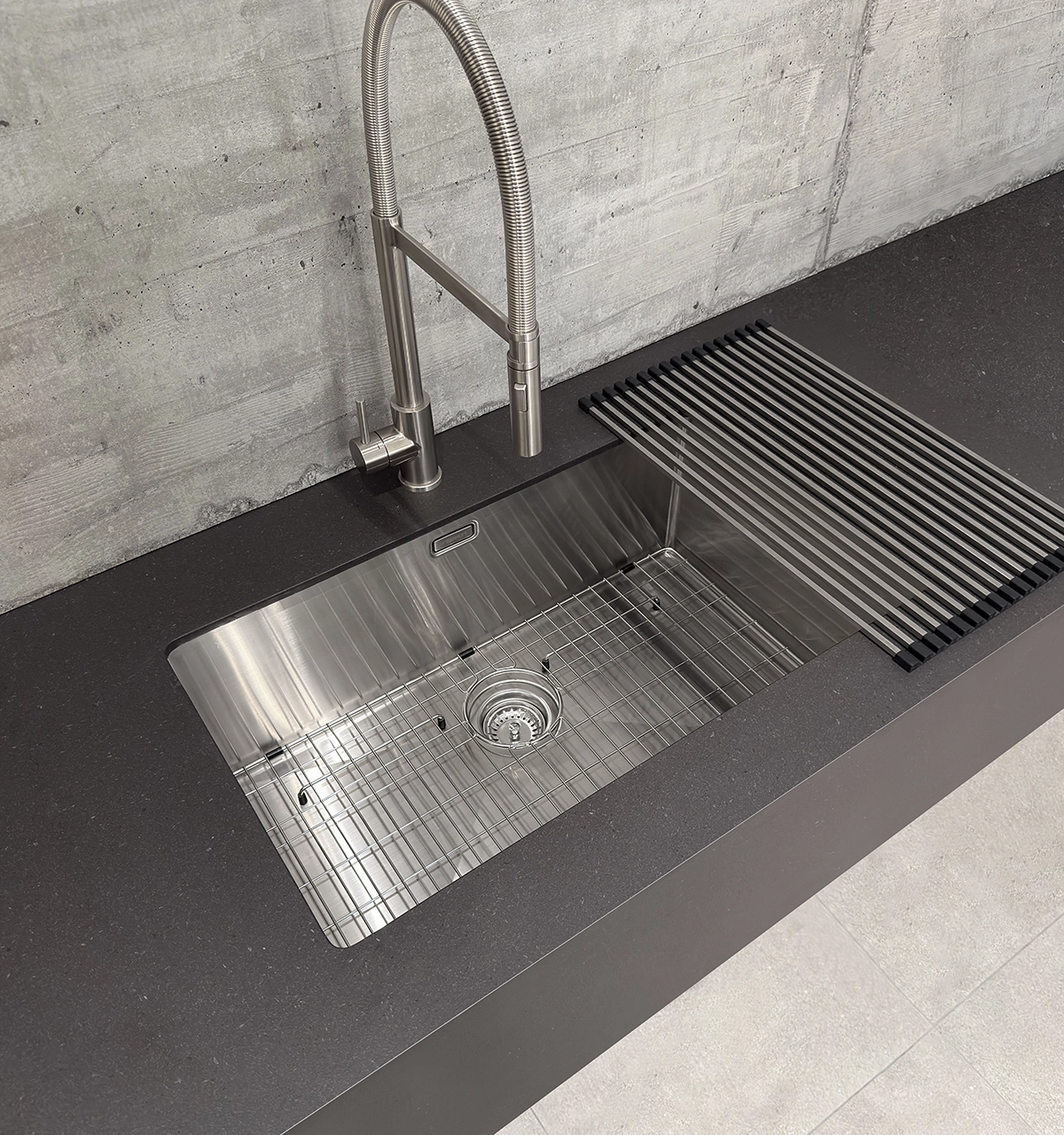 Hermes 1 poza Empotrable Signature con rebose de 71.1x40.6x25.4 cm