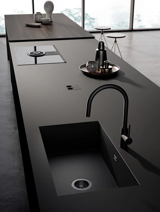 tableros-categorias-nabel-pure-black-ambiente.webp Piedra Sinterizada Pure Black - Image 1
